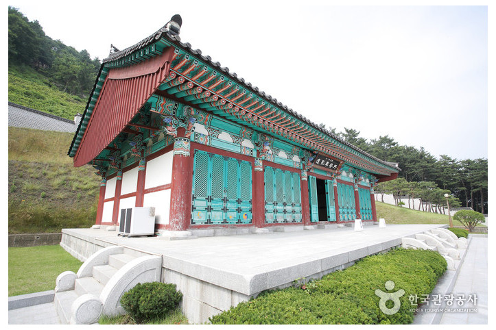 국립 3·15 민주묘지 여행 추천 - 메고지고