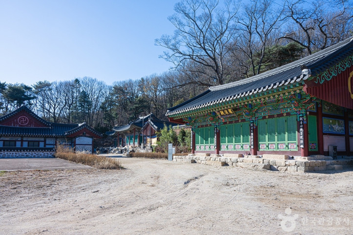 흥국사(남양주) 여행 추천 - 메고지고