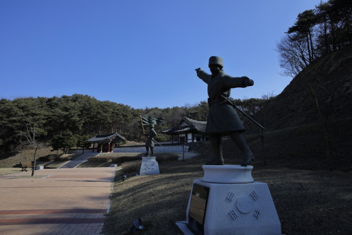 김좌진장군 사당 여행 추천 - 메고지고