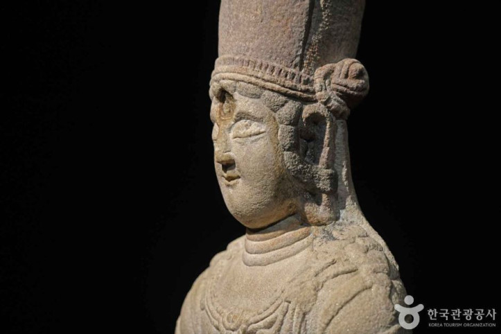 한송사 석조보살좌상 여행 추천 - 메고지고
