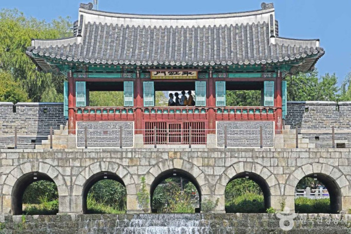 화홍문(華虹門) 여행 추천 - 메고지고
