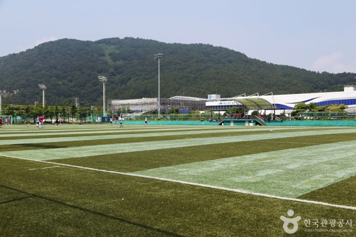 백운포체육공원 여행 추천 - 메고지고