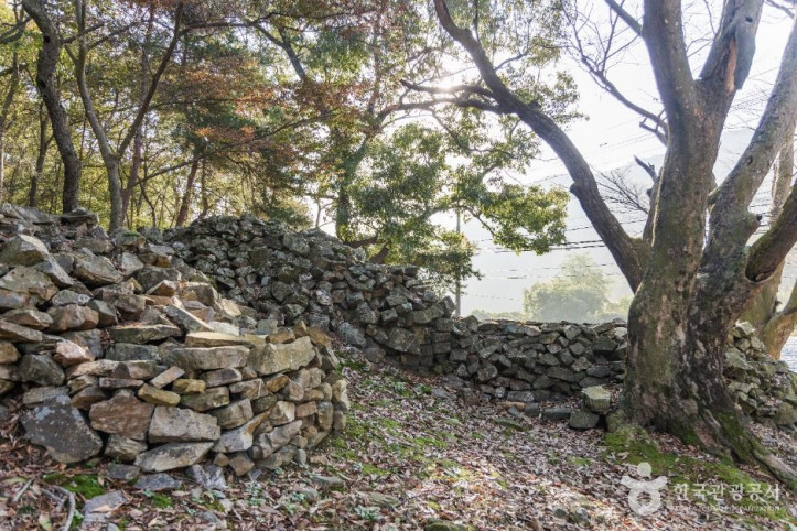 괴산 문당리 서낭단 여행 추천 - 메고지고