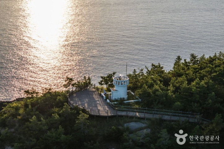 서근등대 여행 추천 - 메고지고