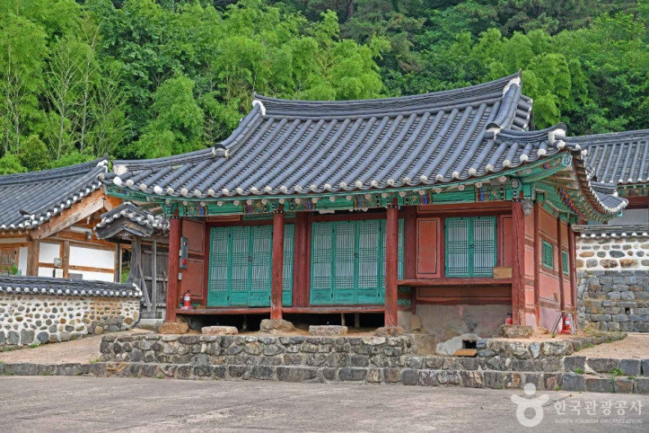 정산향교 여행 추천 - 메고지고