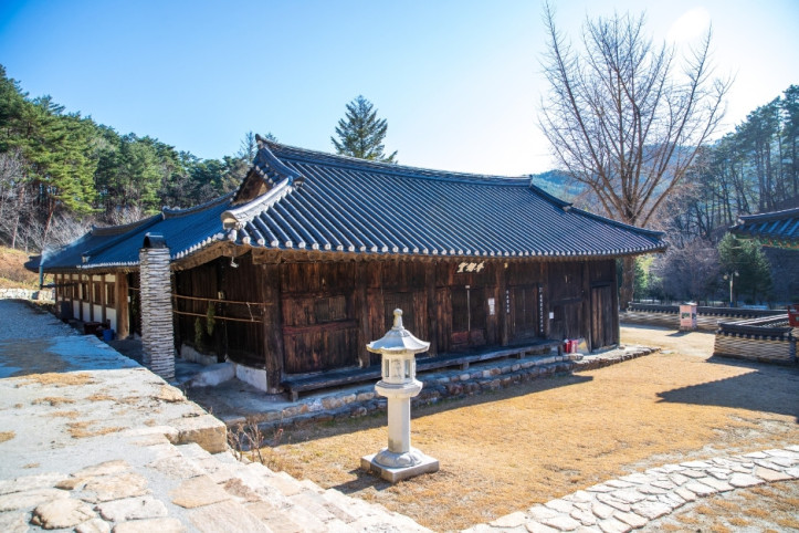 신흥사(삼척) 여행 추천 - 메고지고