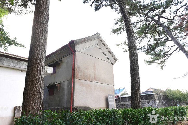 군산 개정면 구 일본인농장 창고 여행 추천 - 메고지고
