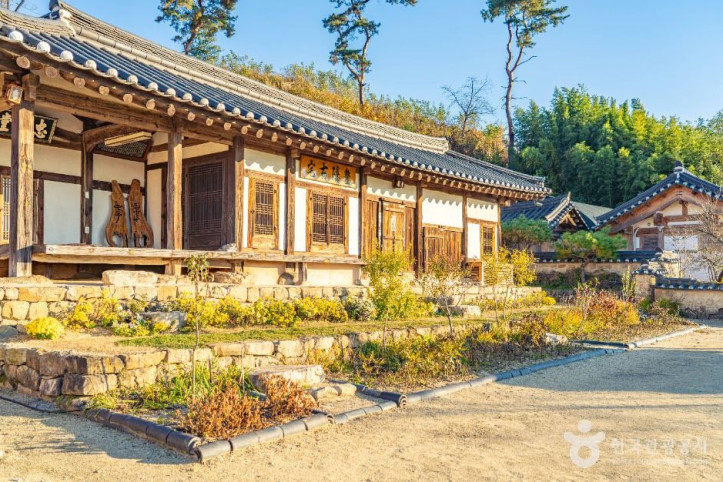 안동 예안이씨 충효당 여행 추천 - 메고지고