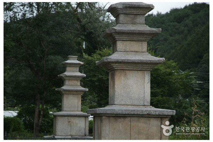 봉화 서동리 동ㆍ서 삼층석탑 여행 추천 - 메고지고