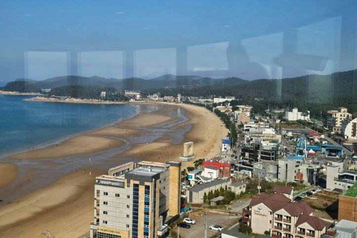 만리포해수욕장전망대 여행 추천 - 메고지고