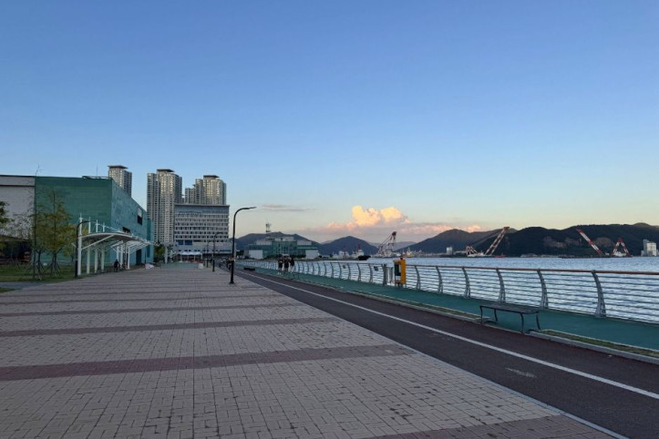 마산항중앙부두공원 여행 추천 - 메고지고