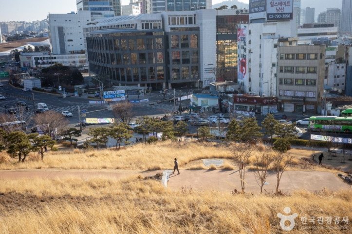 흥인지문공원 여행 추천 - 메고지고