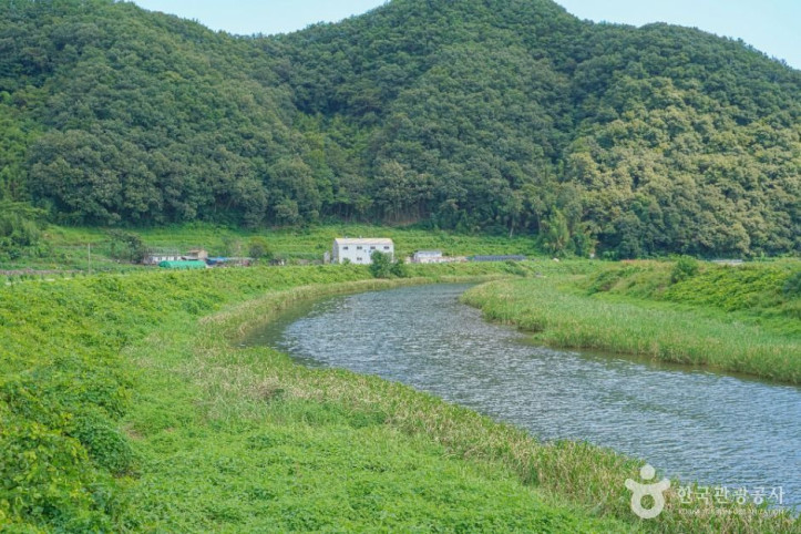 비봉내마을 여행 추천 - 메고지고
