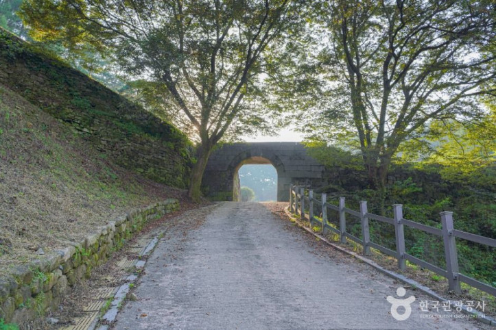 죽주산성 여행 추천 - 메고지고