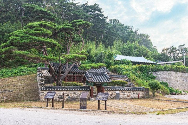양씨삼강문 여행 추천 - 메고지고