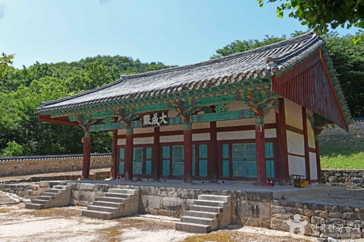 연산향교 대성전 여행 추천 - 메고지고