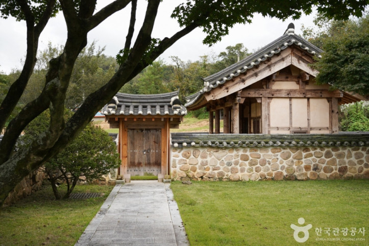 정기룡장군유적지(충의사) 여행 추천 - 메고지고