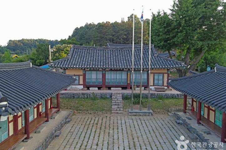 금산향교 여행 추천 - 메고지고