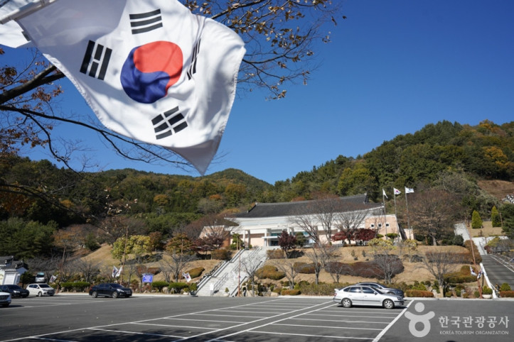 국립 3·15 민주묘지 여행 추천 - 메고지고