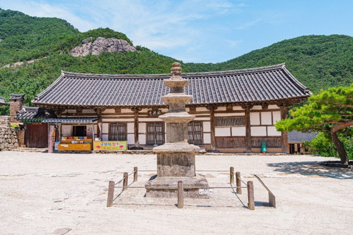 내소사삼층석탑 여행 추천 - 메고지고