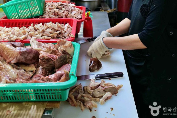 공덕동 족발골목 여행 추천 - 메고지고
