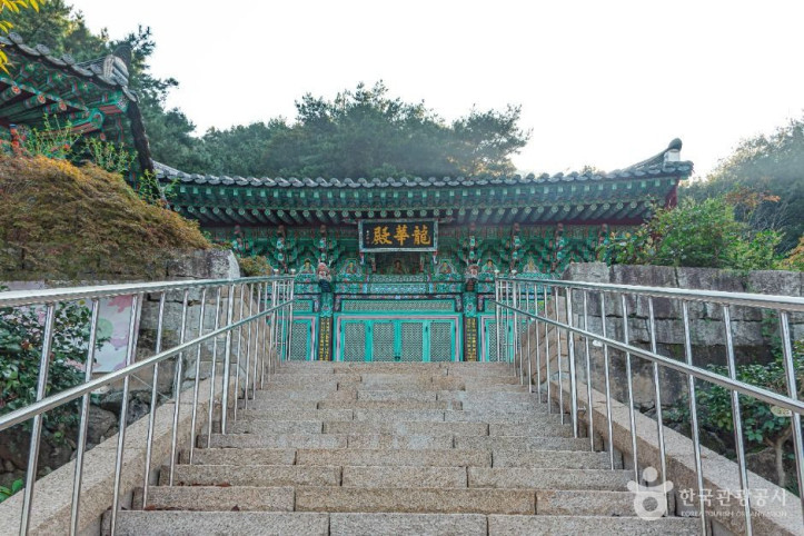 월명사(김제) 여행 추천 - 메고지고