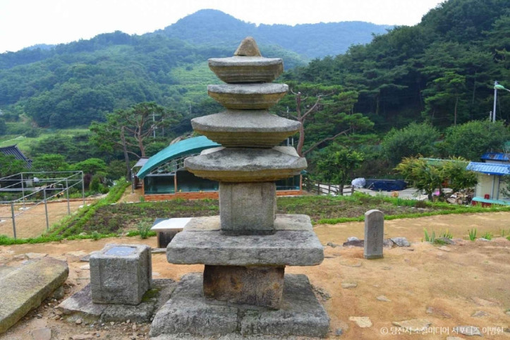 당진 안국사지 석탑 여행 추천 - 메고지고