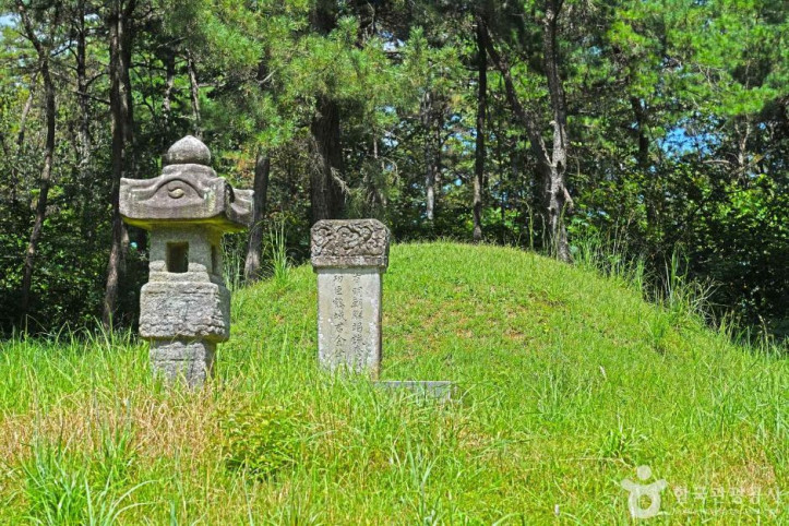 김완장군묘소 및 신도비 여행 추천 - 메고지고