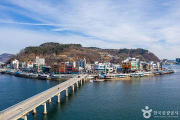 강구항 대게거리 여행 추천 - 메고지고