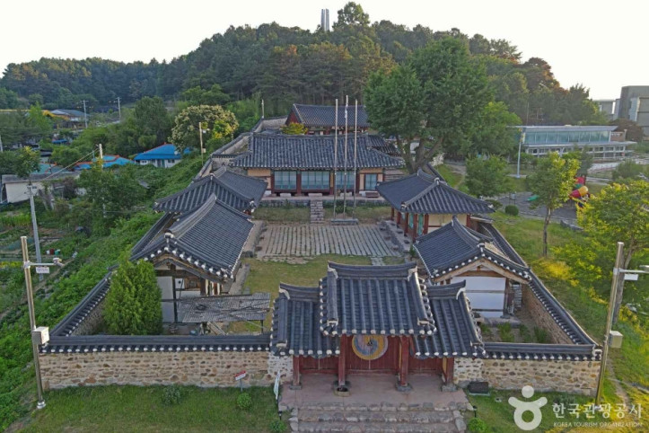 금산향교 여행 추천 - 메고지고