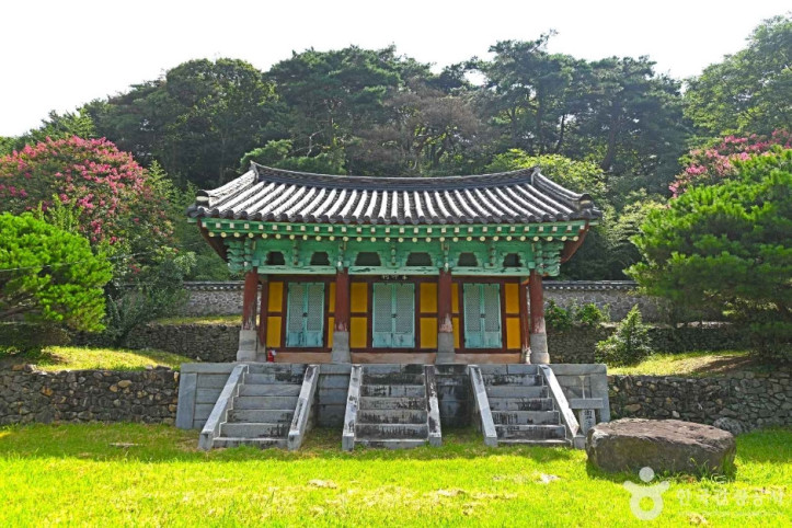 봉암서원 (장성) 여행 추천 - 메고지고