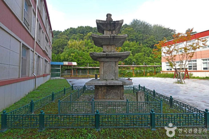 순화리 삼층석탑 여행 추천 - 메고지고