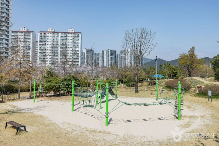기적의놀이터 3호 시가모노 여행 추천 - 메고지고