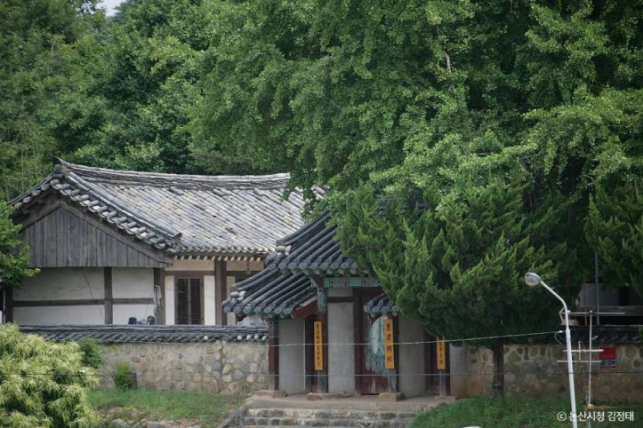 은진향교 여행 추천 - 메고지고