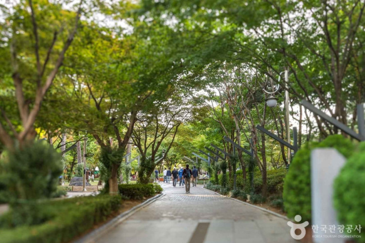 2·28 기념중앙공원 여행 추천 - 메고지고