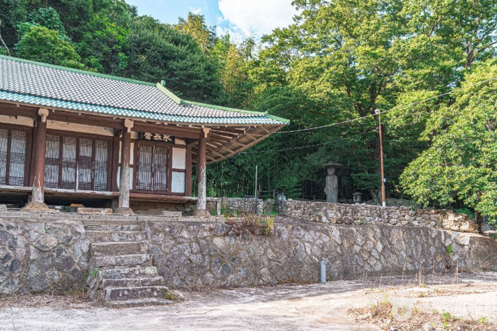 망제동석불입상 여행 추천 - 메고지고