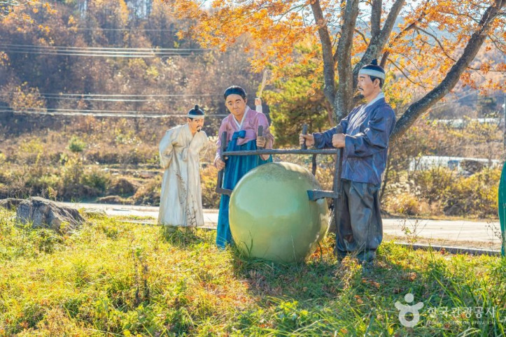남원 흥부마을 여행 추천 - 메고지고