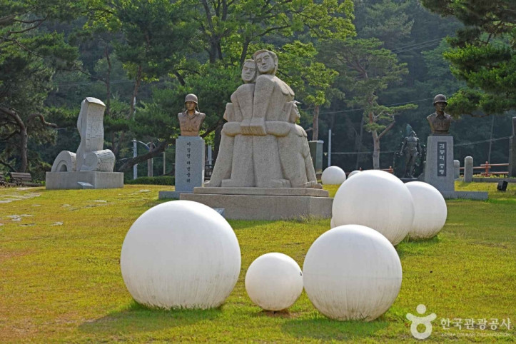 예당호 조각공원 여행 추천 - 메고지고
