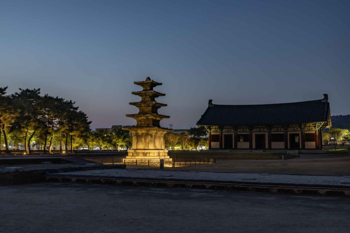 부여 정림사지 오층석탑 [유네스코 세계유산] 여행 추천 - 메고지고