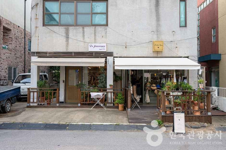 앤티크거리 보넷길 여행 추천 - 메고지고