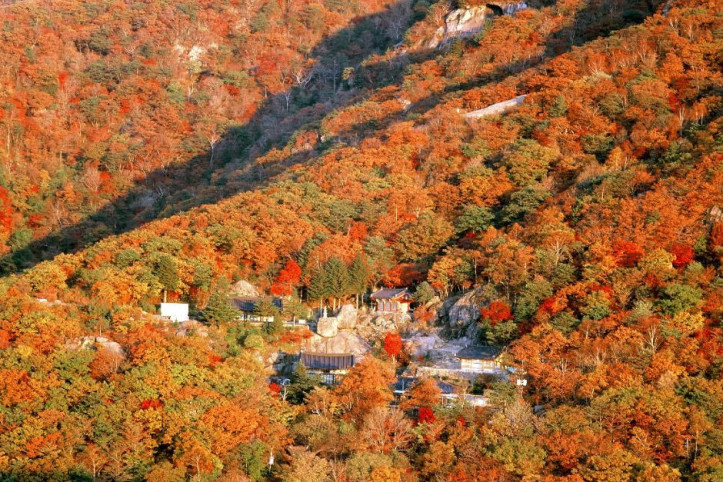산청 법계사 삼층석탑 여행 추천 - 메고지고