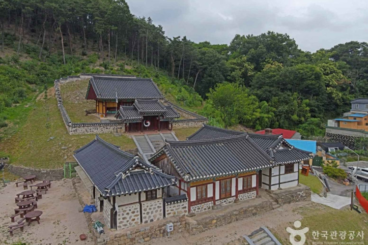 예산향교 여행 추천 - 메고지고