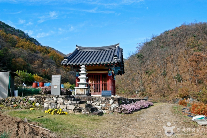 충주 문주리 석조여래좌상 여행 추천 - 메고지고