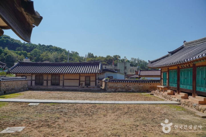 금구향교 여행 추천 - 메고지고