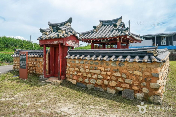 포은정몽주유허비 여행 추천 - 메고지고