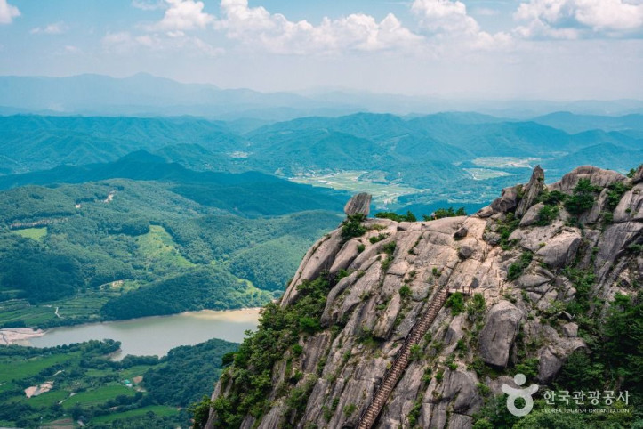 황매산 모산재 여행 추천 - 메고지고
