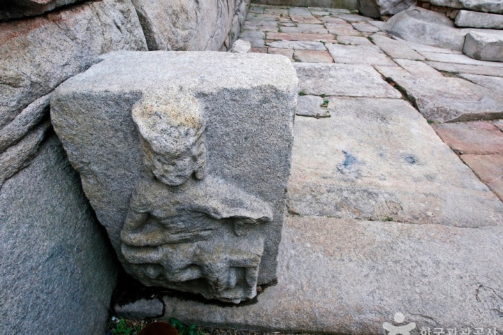 충주 미륵대원지 석조보살의좌상 여행 추천 - 메고지고