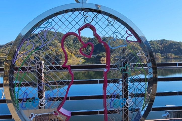 부항댐 출렁다리 여행 추천 - 메고지고