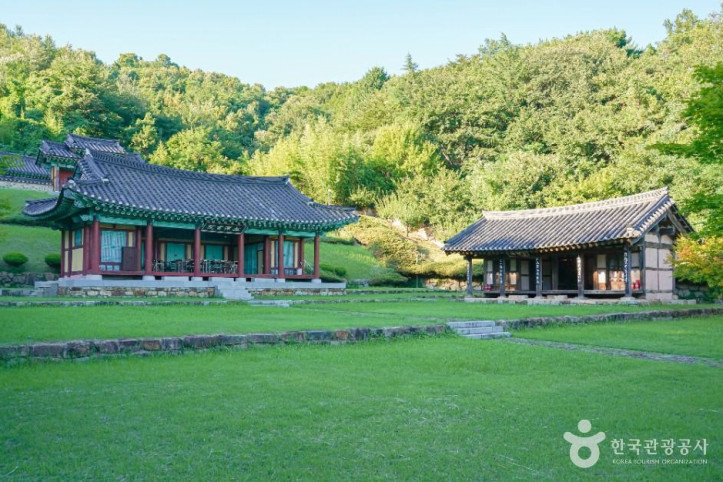 송담서원(김해) 여행 추천 - 메고지고
