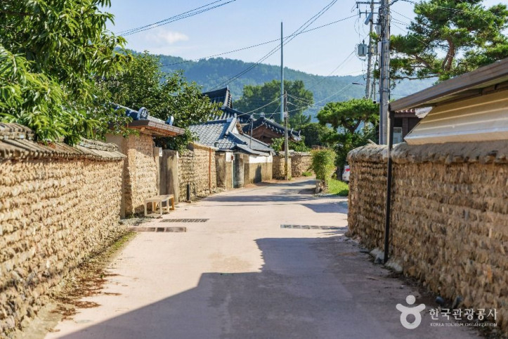 강진 병영마을 옛 담장 여행 추천 - 메고지고
